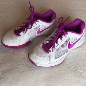 Nike tennis shoes in white and purple